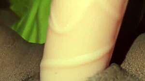 me masturbo con consolador que me regaló mi hermano