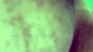 Sola en casa, mature beauty enjoys shaved pussy solo play