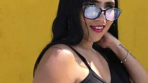 שאלת רחוב של זר מובילה לכיף לא צפוי אצלי בבית