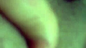 Sola en casa, mature beauty enjoys shaved pussy solo play