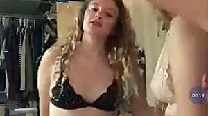 chica sexy con sus amigas 😘