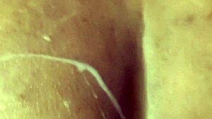 زوجة سوداء غاضبة تجبر زوجها على ارتداء الكعب العالي