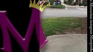 This hermosa blanquita culona is so sexy outdoors.