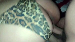 뜨거운 노비냐가 섹시 POV 액션을 위해 몸을 숙여! 😘