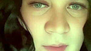 yo jencakes, looking hot while getting ready to go out tonight!