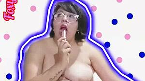 shaking my ass like a whore in this chubby solo