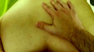 يوجعني كتير لما ينيكوني من ورا بلبان