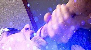 Sensuell amatør deepthroater massiv 8-tommers uklippet kuk