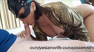 nemůžu přestat cucat chuj svému šéfovi jako jeho kurva