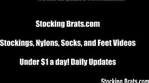 I love this foot fetish lesbian threesome, toes everywhere