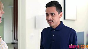 חזרה לבית ספר עם סטירות לישבן לאמבר סטארק ואשלי אלכסנדר