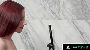 Терапевт нуру преодолевает страх клиента диким сексом