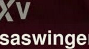 isa flashes with her friend 😏