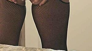 Mature woman visits with big ass