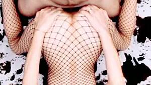 Skinny Mature Woman Films Amateur Clip with Muscular Man