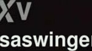 isa flashes with her friend 😏