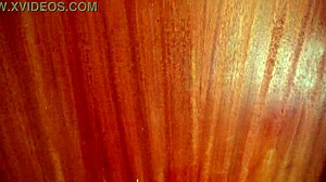 Olgun üvey anne ıslak amına vahşi mastürbasyon izni veriyor.