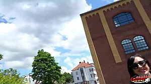 Scout Jerman Jemput MILF Bertato Evi Sky dengan Tetek Besar untuk Ngentot Casting Mentah