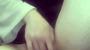 Bucet�o quente e molhado begs for touch