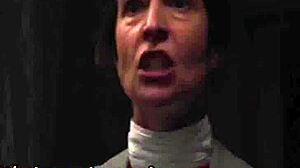 Pearl 2022 sa divoko zabáva s obeseným strašiakom, také horúce! 🔥