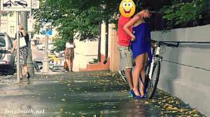 Cameră ascunsă o prinde pe Jeny dezbrăcată goală pe străzi publice