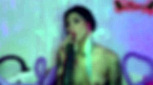 emo girl plays hot with balloons, huge latina humiliation 😈.