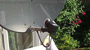 섹시 이웃 큰 가슴 엉덩이로 처진 가슴과 발 보여줘 😏