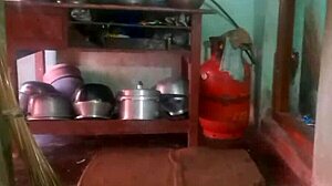 Indian Sexy Aunty Cleans Plate in Hot Homemade Dorm Video!