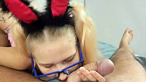 Cute Babe Teases With Pretty Ass