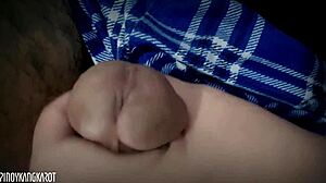 Hey bebek, sabah telaşında o ıslak büyük amcığı hissediyor musun?