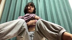 Japanese amateur shows off intimate solo play moment