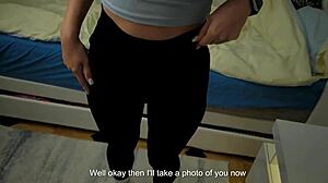 Am ajutat-o cu pozele apoi am futut-o adânc în poziția cowgirl