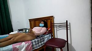 Sdílím video roztomilého nahého těla nevlastní dcery!