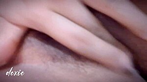 Bujne naravne sise hrepenijo po tvojem dotiku