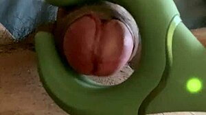 me masturbo con juguete sexual