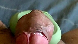 me masturbo con juguete sexual