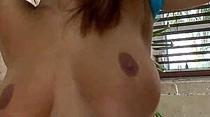 Chica milf caliente con tetas grandes geniales