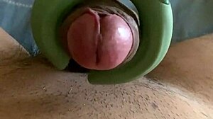 me masturbo con juguete sexual