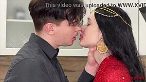 Hé, check Heermandi Ki Randi in FilmFantasy V4 nu!