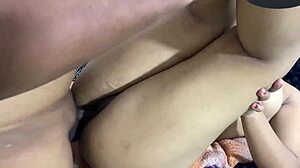 cute colombian latina bride की बड़ी चूत natural tits और young 18+ charm से ध्यान खींचती है