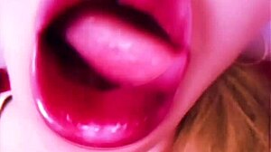 Buze Roz Mari Transformă Bimbo Crossdresser în Păpușă Fetish de Futut