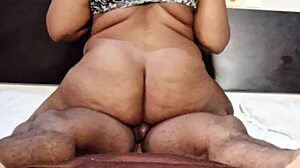 Hey, giving my client that juicy big ass after our business deal in the bedroom 😏