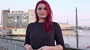 Alman İzci Kızıl Saçlı Öğrenci Melina'yı Para İçin Açık Havada Sikiyor