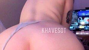 라티나 베이브, 뜨겁게 자위하며 딜도 깊이 박기... 와우