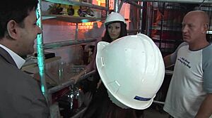 MILF'lerle grup sikiş, sıcak Avrupalı sürtüklerle