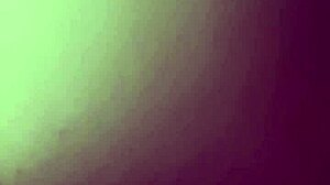 Scarlet play ends with a stretched and creamy pussy