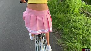 Thanked stranger with pussy creampie after he fixed my bike