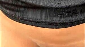 Ebony kompilacija cumshot-ova sa velikim crnim kurčevima koji eksplodiraju na dlakavim dupetima!