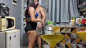 Grannen fångade mig i köket, fan!