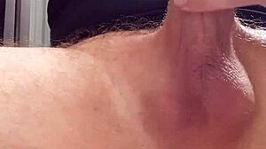 Assista esse holandês se masturbando e gozando